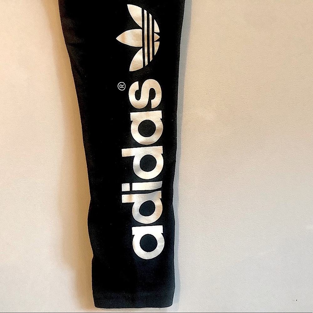ADIDAS Logo Women’s Leggings 🧘🏻‍♀️